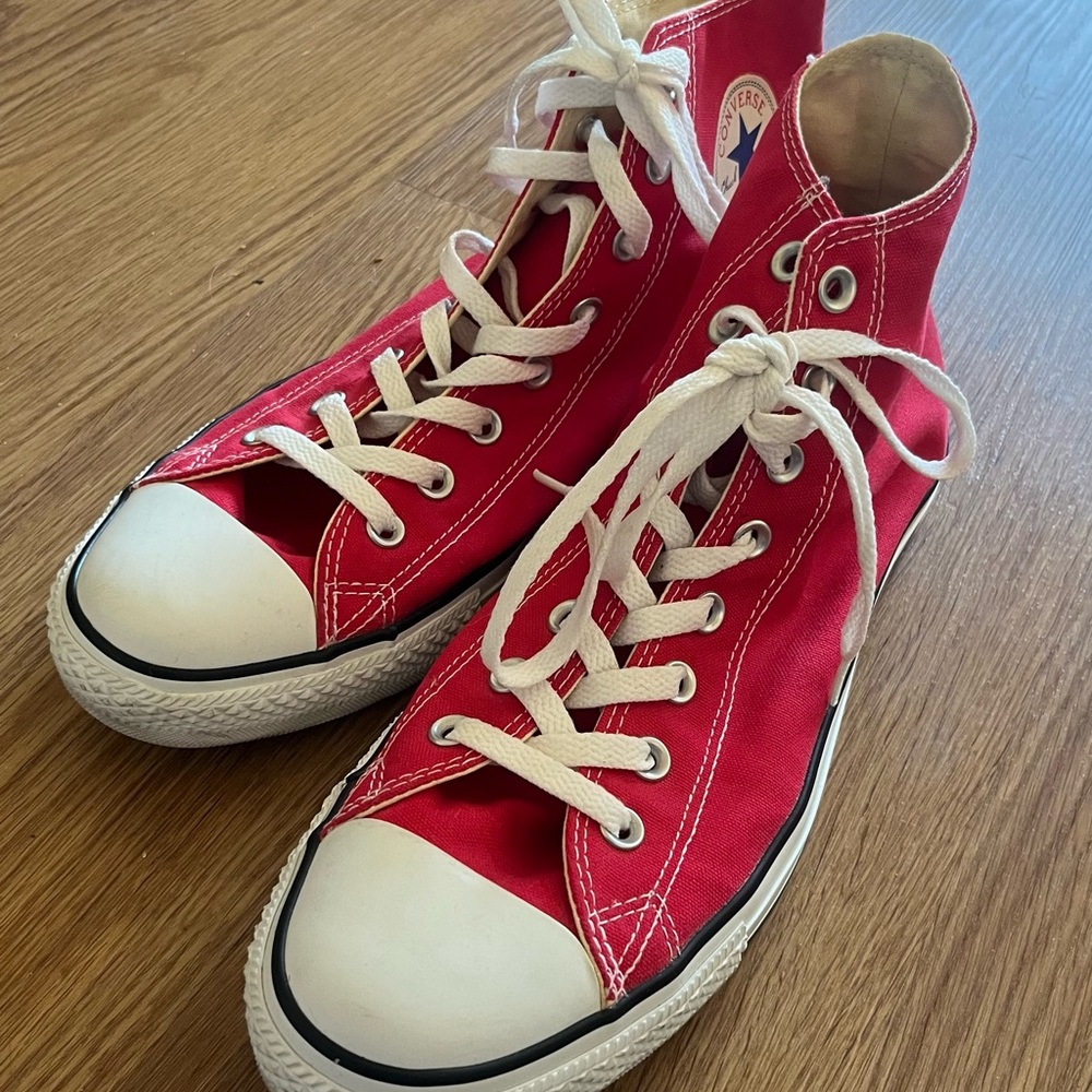 Converse Chuck Taylor All Star (Red) (US Men size: 11) new — open to offers